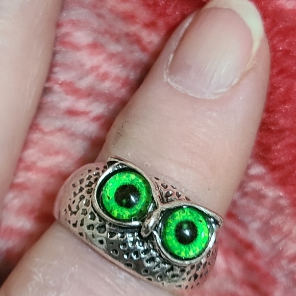OWL EYES! SO GREEN! SO WORLDLY! - Picture 3 of 3
